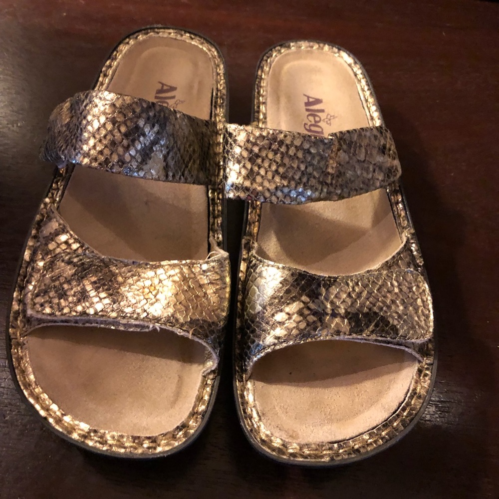 Algeria sandals